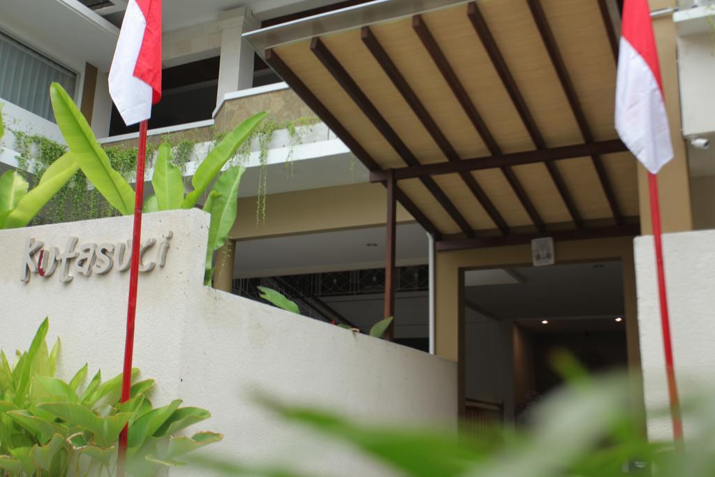 Kuta Suci Beach Hotel Exterior foto